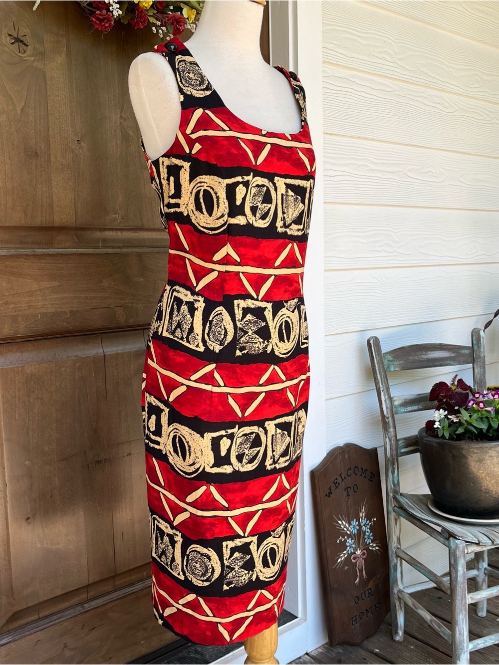 Red and Black Patterned Sleeveless Sheath Dress